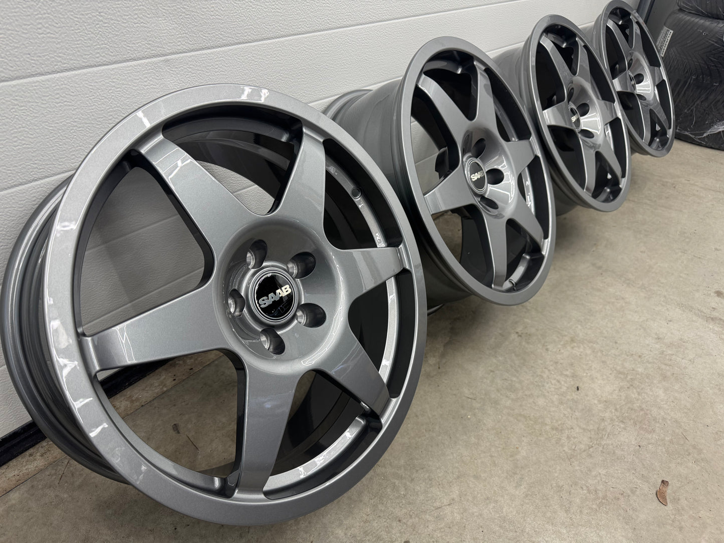 Saab six spoke Hirsch 18” reproductie
