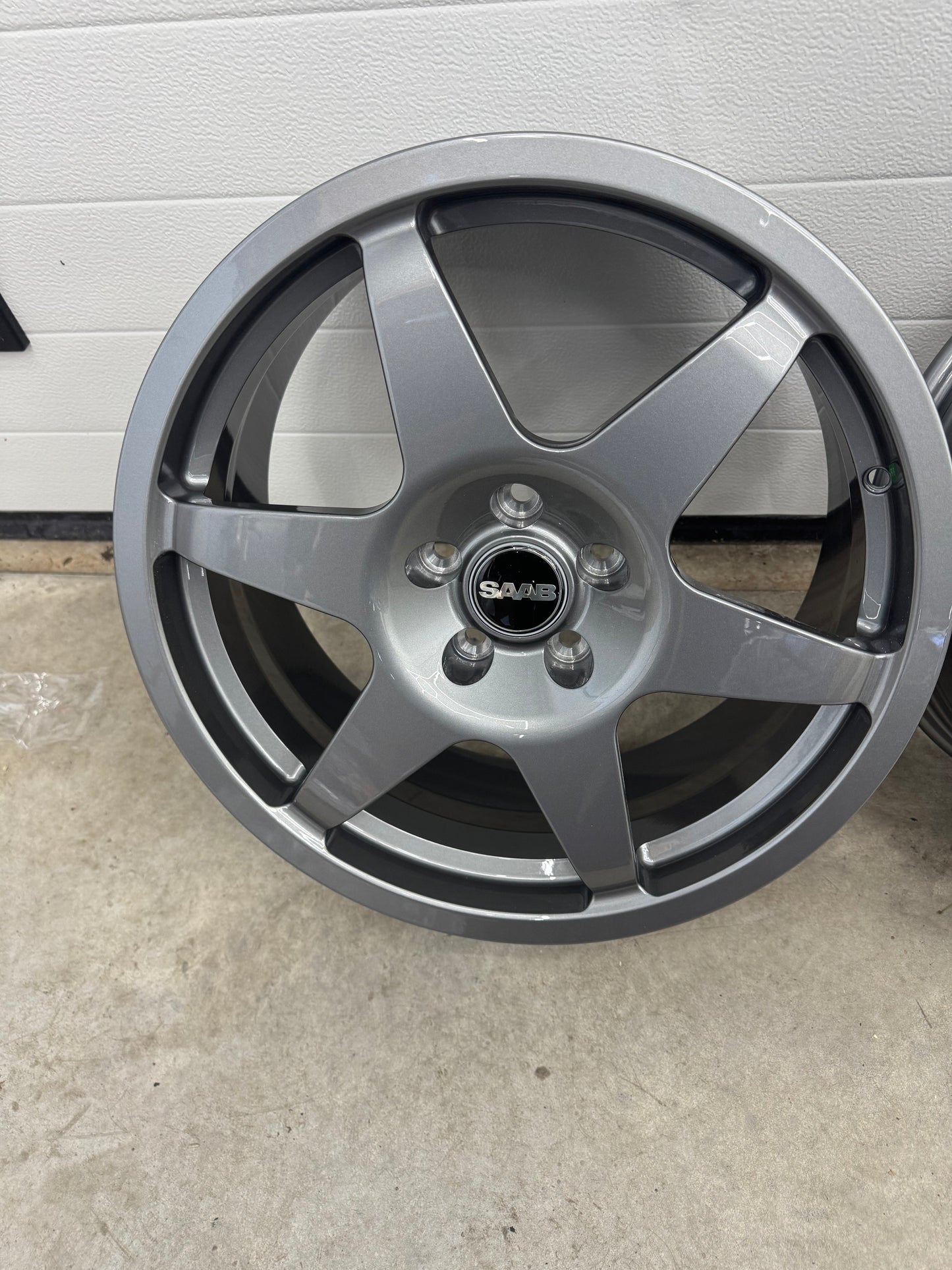 Saab six spoke Hirsch 18” reproductie