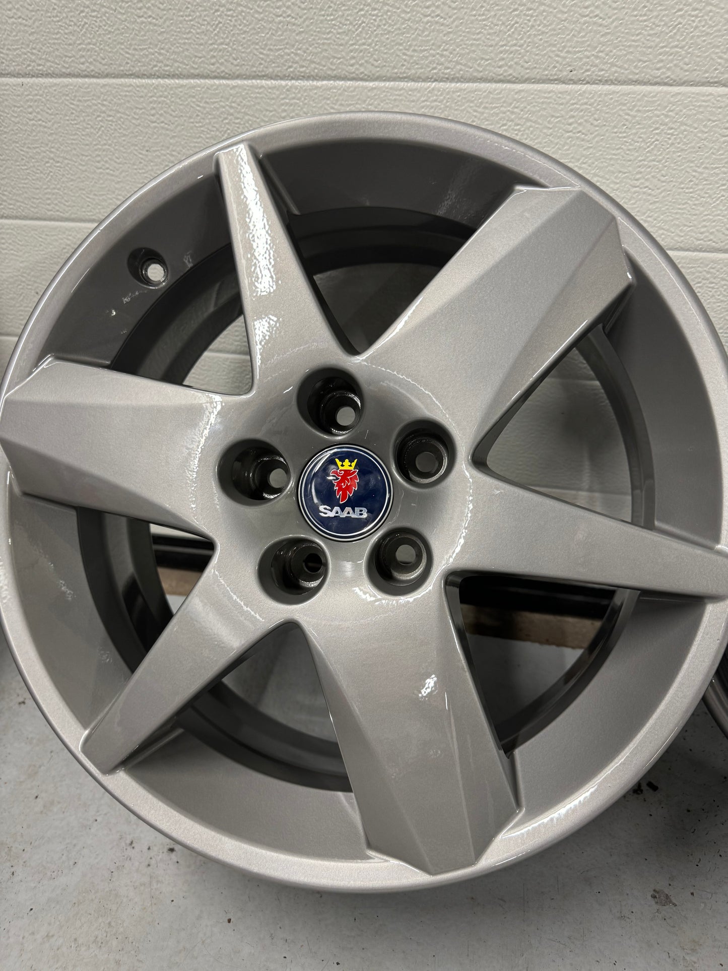 Saab Alu 46 17inch velgen nieuw gecoat