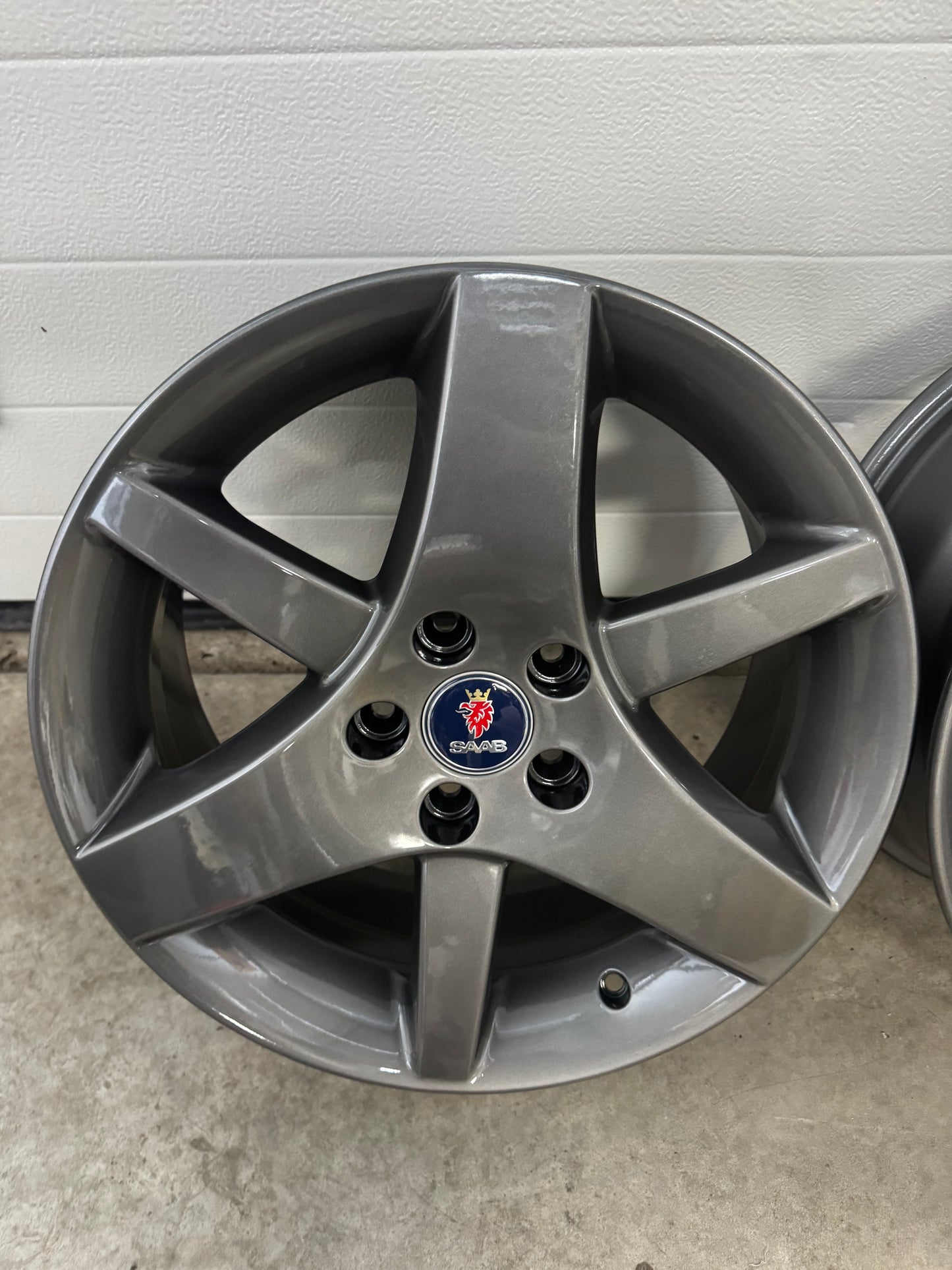 Saab Alu 36 aero velgen gun metal grey nieuw gecoat