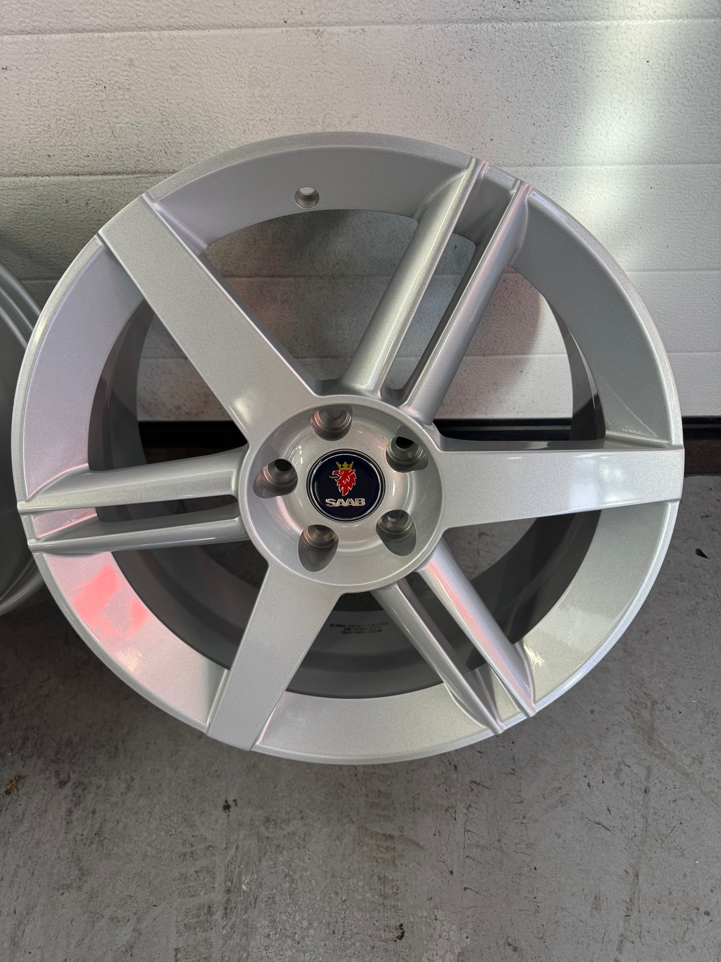 Saab double blade 18" velgen in orginele kleur